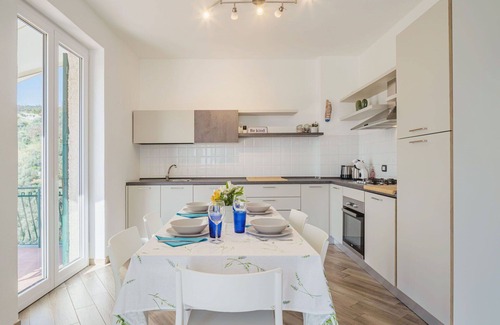 Moneglia House | Beautiful private villa for 6 people with WIFI, A/C, TV, patio, pets allowed and parking