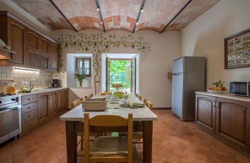 Ripoli Villa | Beautiful private villa with hot tub, WIFI, private pool, A/C, TV, patio, panoramic view and par.