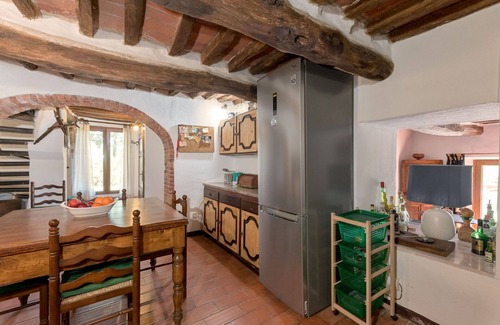Massa Marittima House | Beautiful private villa for 6 people with WIFI, TV, patio, pets allowed, panoramic view and park.