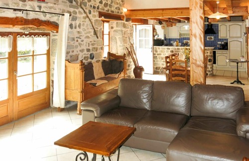 Chamalieres-sur-Loire House | Beautiful private villa for 6 guests with WIFI, TV, terrace and pets allowed