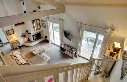 Mimizan House | Beautiful private villa for 6 guests with private pool, WIFI, TV, terrace, pets allowed and park.