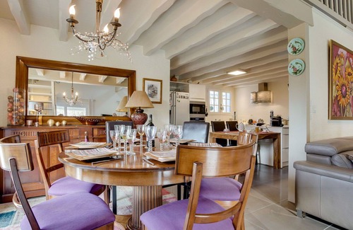 Mimizan House | Beautiful private villa for 6 guests with private pool, WIFI, TV, terrace, pets allowed and park.