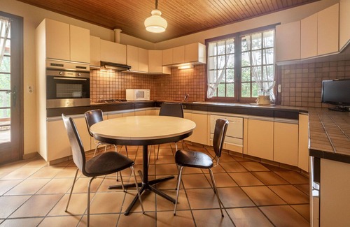 Mimizan House | Beautiful private villa for 3 guests with WIFI, TV, terrace and pets allowed