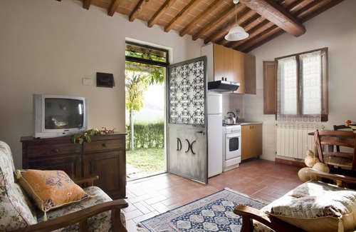 Cicogna House | Beautiful private villa with pool, WIFI, patio, pets allowed, panoramic view and parking
