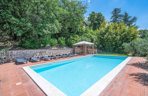 San Feliciano Villa | Beautiful private villa with private pool, A/C, WIFI, TV, patio, pets allowed and parking