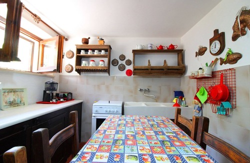San Feliciano Villa | Beautiful private villa for 5 guests with WIFI, pool, TV, pets allowed and parking