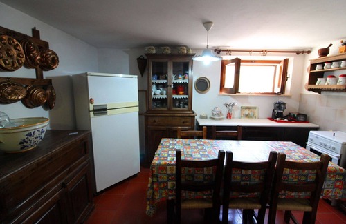 San Feliciano Villa | Beautiful private villa for 5 guests with WIFI, pool, TV, pets allowed and parking
