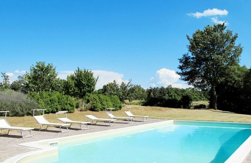 Sorano Villa | Beautiful private villa with WIFI, private pool, TV, patio, pets allowed, panoramic view and par...