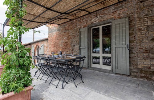 Cortona Villa | Beautiful private villa for 10 guests with A/C, private pool, WIFI, TV and parking, close to Cor.