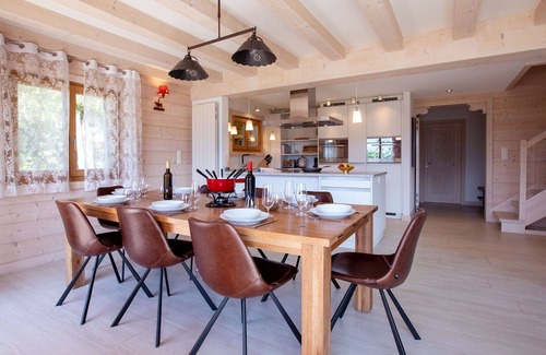 Chesieres House | Beautiful private villa for 8 people with WIFI, TV, terrace and parking