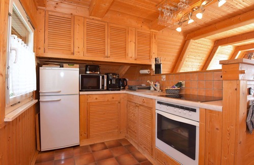 Suhl House | Beautiful private villa for 4 guests with WIFI, TV, terrace, pets allowed and parking