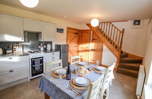 Lerags House | Beautiful private villa for 4 people with WIFI, TV, patio, pets allowed, panoramic view and park.