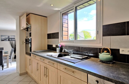 Besne House | Beautiful private villa for 5 guests with WIFI, TV, patio, pets allowed and parking