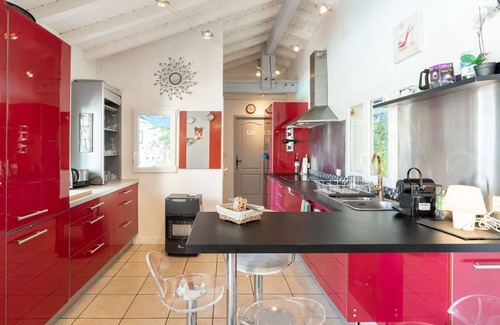 Bidart Villa | Beautiful private villa for 15 guests with private pool, WIFI, hot tub, TV, terrace and pets all.