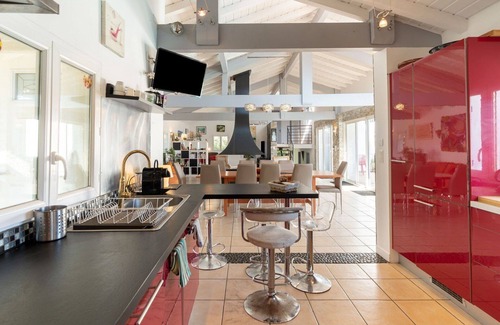 Bidart Villa | Beautiful private villa for 15 guests with private pool, WIFI, hot tub, TV, terrace and pets all.