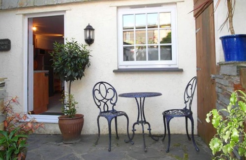 Treator Villa | Beautiful private villa for 6 people with WIFI, TV, patio and pets allowed