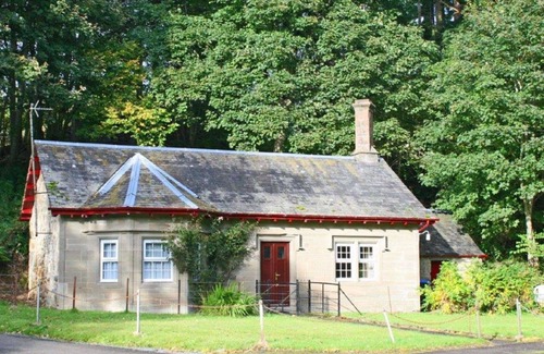 Murthly House | Beautiful private villa for 2 people with TV