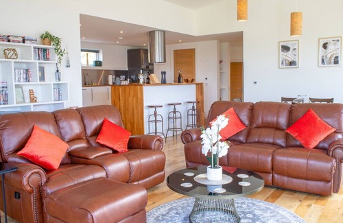 Stein House | Beautiful private villa for 6 guests with WIFI, TV, terrace and pets allowed