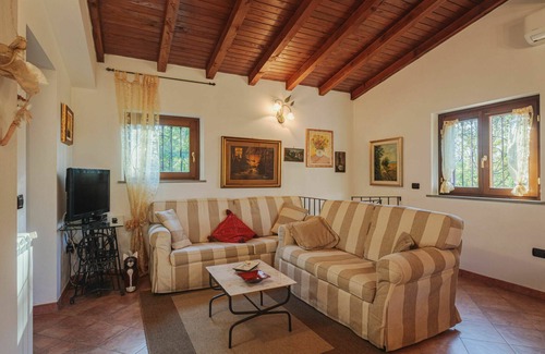 Aulla House | Beautiful private villa for 2 guests with WIFI, A/C, TV, terrace, pets allowed and parking