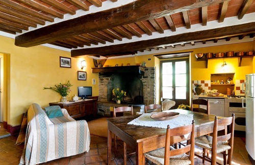 Cortona Villa | Beautiful private villa with private pool, WIFI, TV, terrace, pets allowed, panoramic view, parking