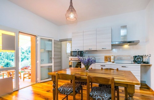 Pescia Villa | Beautiful private villa for 4 guests with WIFI, private pool, A/C, TV, panoramic view and parking
