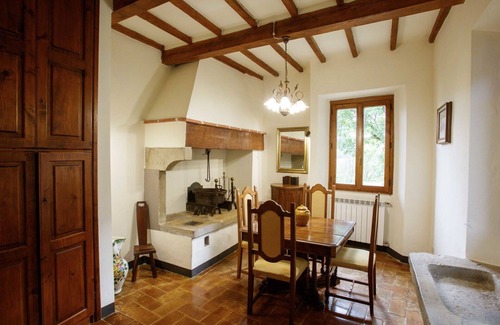 Porrena Villa | Beautiful private villa with private pool, WIFI, TV, patio, pets allowed, panoramic view and par.