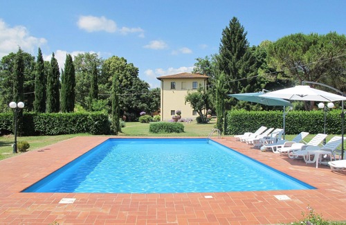 Porrena Villa | Beautiful private villa with private pool, WIFI, TV, patio, pets allowed, panoramic view and par.