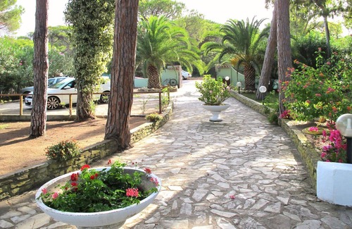 Platamona House | Beautiful private villa for 10 guests with A/C, TV, terrace and pets allowed