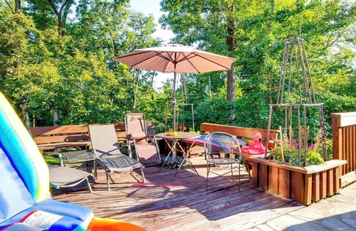 Buechel House | Beautiful Property In Historic Highland w/Hot Tub & Expansive Pool!