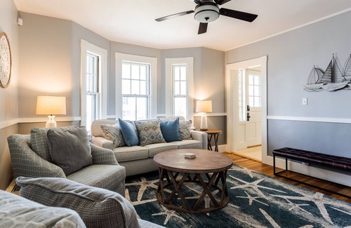 York Harbor House | Beautiful property in York - Newly remodeled!!