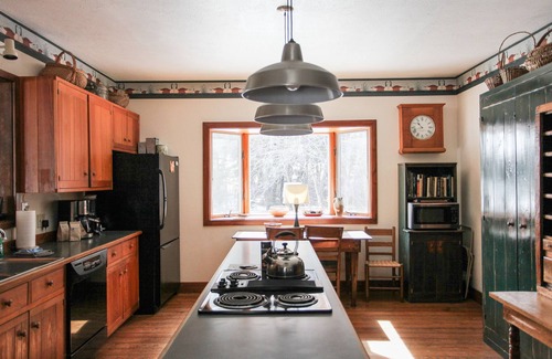 Livingston House | Beautiful property, spectacular view. House + guest house, close to Yellowstone.