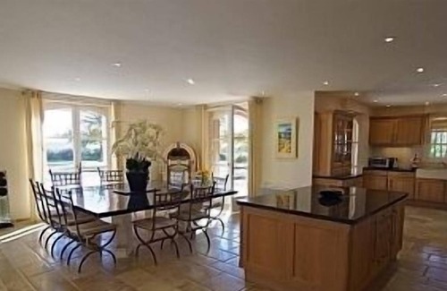 Guerrevieille Villa | Beautiful Provencal Villa with large pool, garden and views across to St Tropez