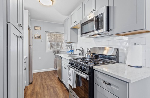 St. Louis House | Beautiful, Quaint 2 Bedroom Home