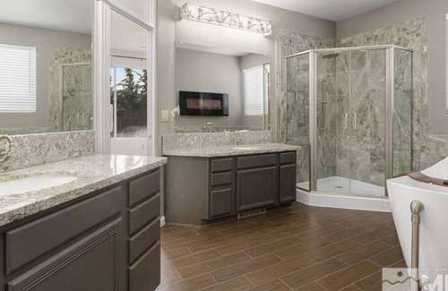 Northwest Reno House | Beautiful Quiet Home in Reno 10 min. from Downtown & 1 minute from Peavine Mtn