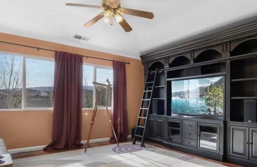 Northwest Reno House | Beautiful Quiet Home in Reno 10 min. from Downtown & 1 minute from Peavine Mtn