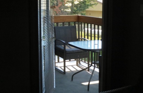 East Kootenay House | Beautiful Radium Mountain Escape 2 Br Condo+Den