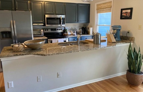 North Raleigh House | Beautiful Raleigh Townhouse for up to 6 month rental or shorter stays