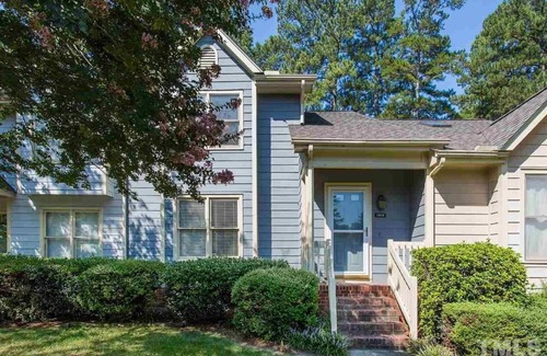North Raleigh House | Beautiful Raleigh Townhouse for up to 6 month rental or shorter stays