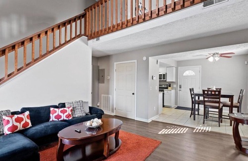 Missionary Ridge House | Beautiful & Rare Mountain Views! From a 2 bedroom home overlooking the city of Chattanooga