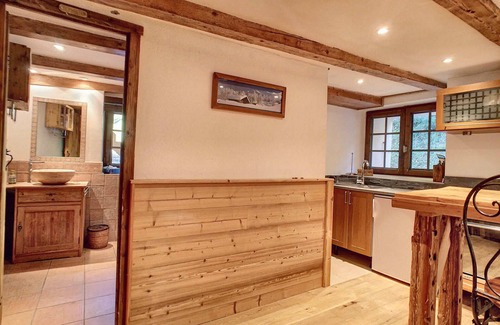 Araches-la-Frasse Ski Chalet | Beautiful renovated chalet near ski resort, France