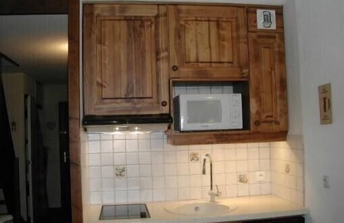 Bourg-Saint-Maurice Apartment | Beautiful renovated apartment of 7 people in residence with summer pool.