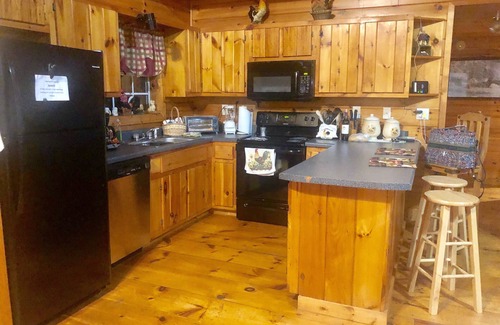 Murphy Cabin | Beautiful real log cabin - hot tub, pool table, great view, WI-FI Internet