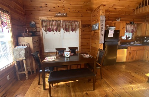 Murphy Cabin | Beautiful real log cabin - hot tub, pool table, great view, WI-FI Internet