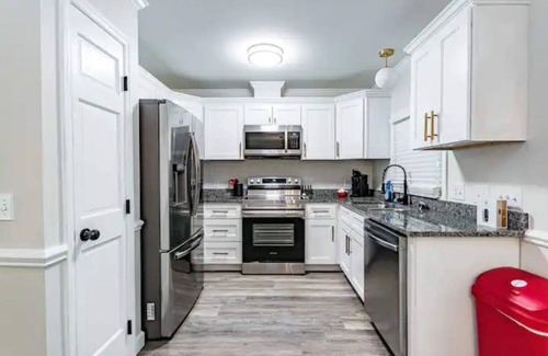 Fuquay-Varina House | Beautiful recently updated 3bed/2 bath ranch