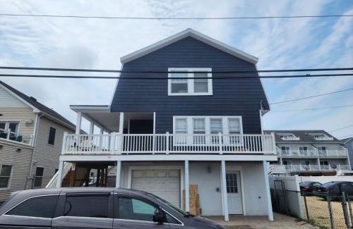 Seaside Heights Apartment | Beautiful redone apartment on the beach block