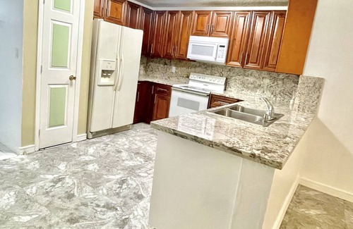 North Lauderdale House | Beautiful Relaxing 3 Bedroom & 2 Bathroom Home