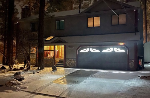 Fox Farm Cabin | Beautiful REMODELED cabin with coffee bar, foosball table and trailer parking