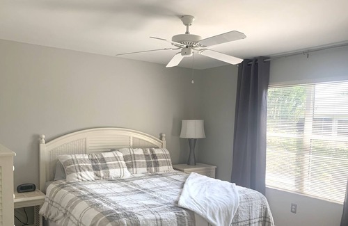 Woodbury House | Beautiful Remodeled Home Away From Home