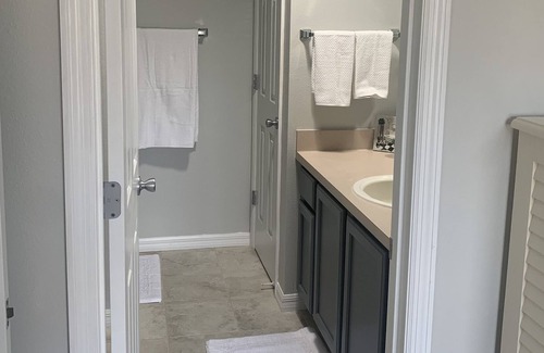 Woodbury House | Beautiful Remodeled Home Away From Home