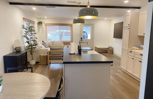 Kernville House | BEAUTIFUL, REMODELED HOME WITH EASY ACCESS TO LAKE AND RIVER - PET FRIENDLY